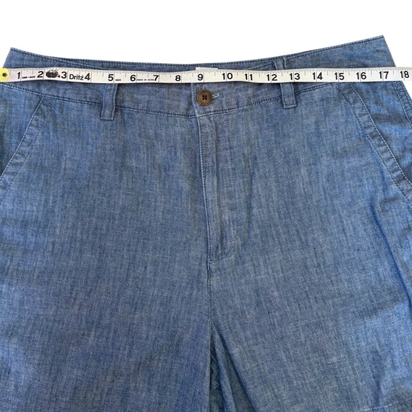 GAP, High Rise 4" Khaki Girlfriend Shorts, Size 14, Blue Chambray - Picture 3 of 10